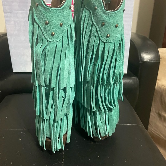 Tanner turquoise fringe boots EUC, only wore twice - Picture 3 of 10